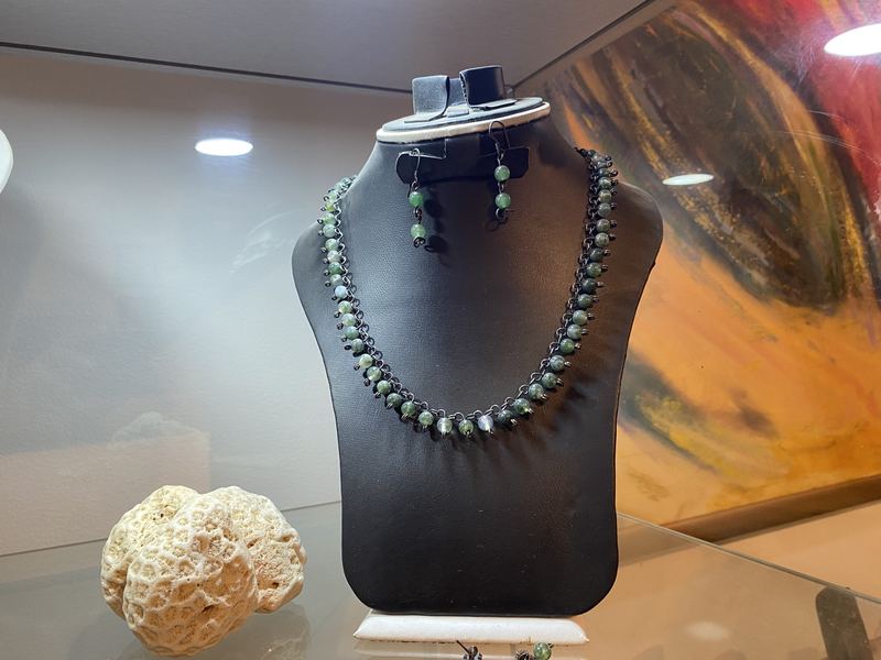 Green Agate Collar and Earrings