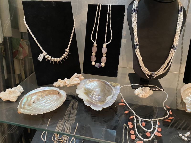 Pearl and Shell Arrangement