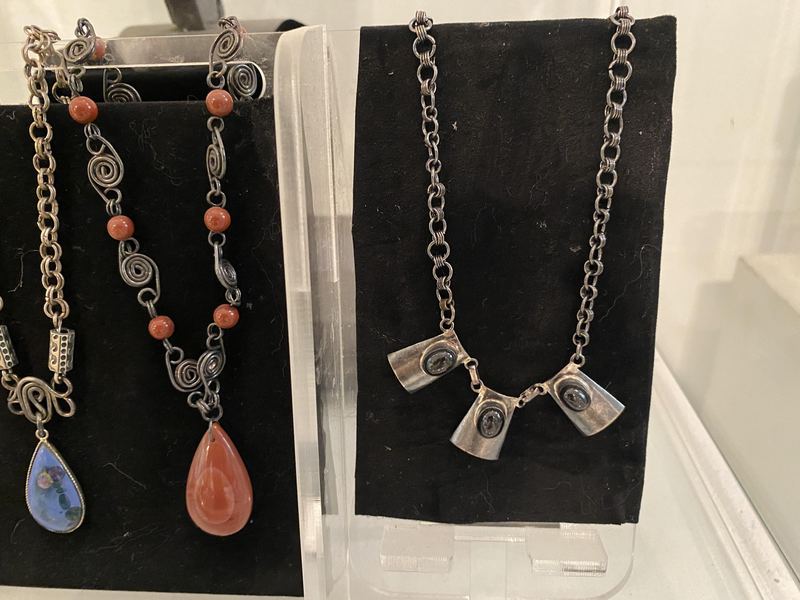 Silver Pendant Necklaces